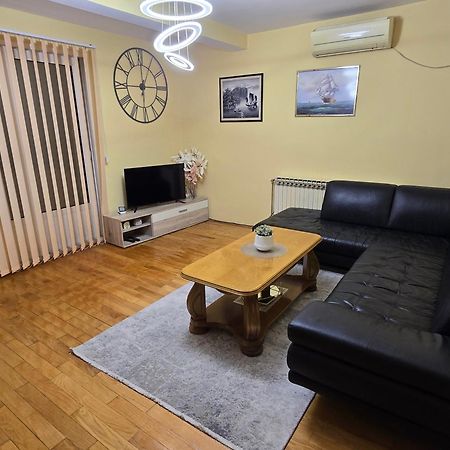 Family Apartment-Dilorena 巴尔 外观 照片