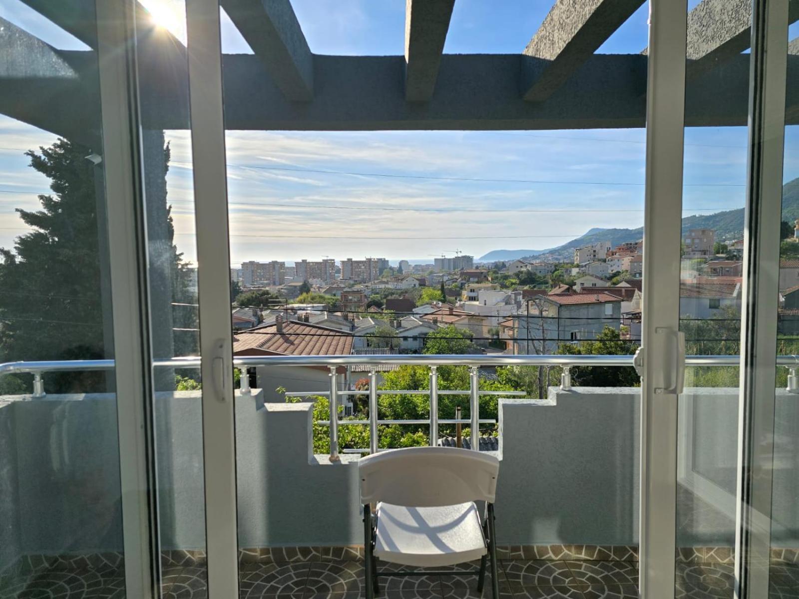 Family Apartment-Dilorena 巴尔 外观 照片